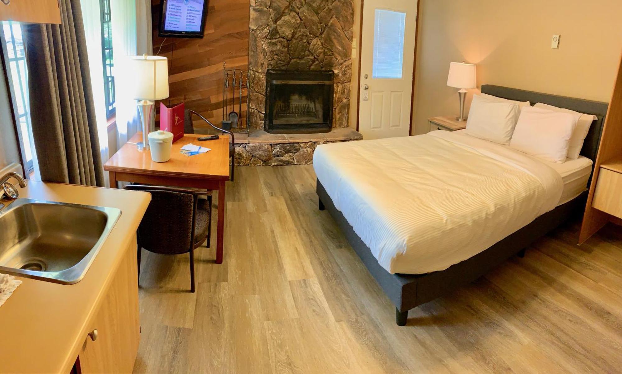 Sunwapta Falls Rocky Mountain Lodge Τζάσπερ Εξωτερικό φωτογραφία